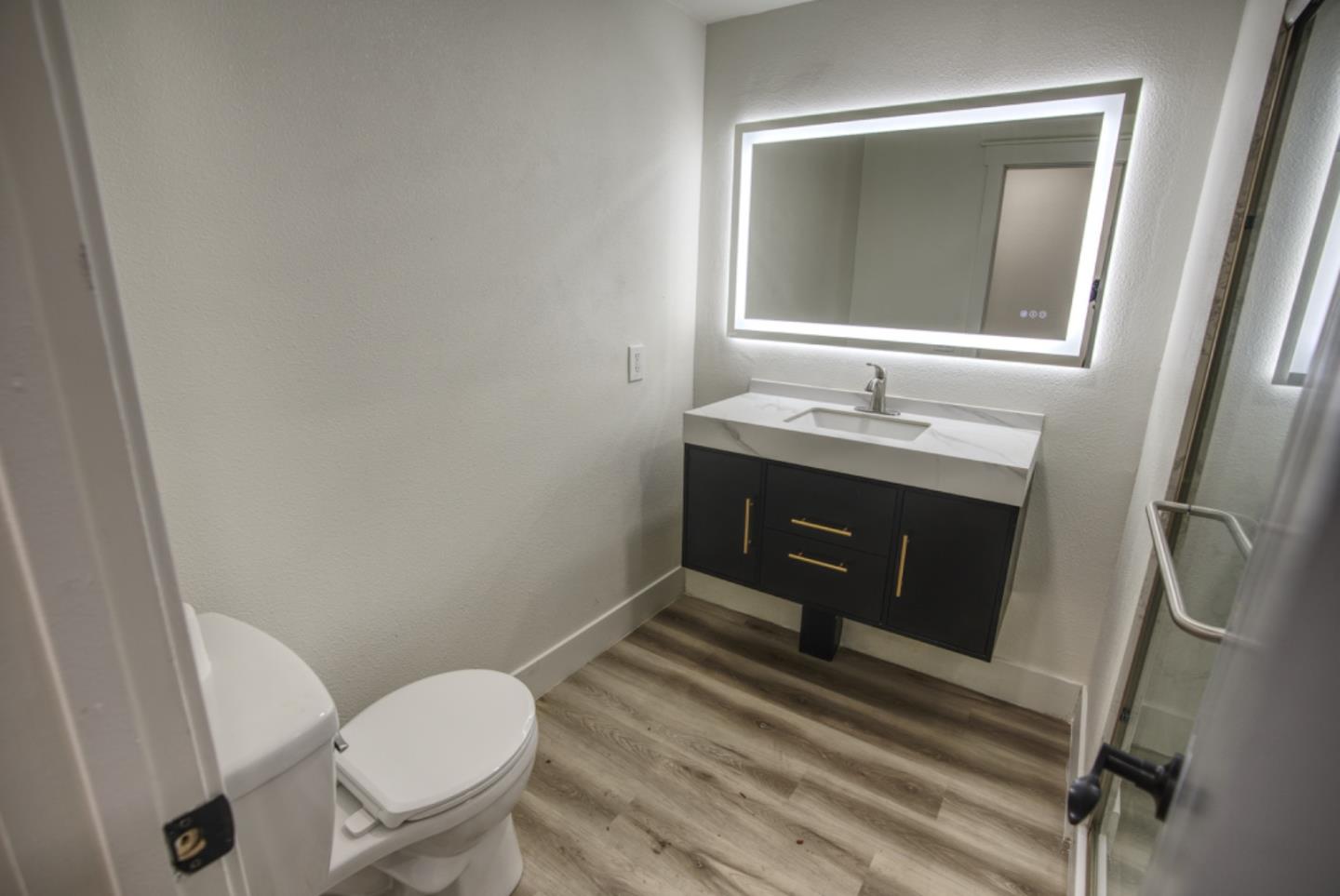 Detail Gallery Image 6 of 11 For 440 Moffett Blvd #61,  Mountain View,  CA 94043 - 2 Beds | 2 Baths