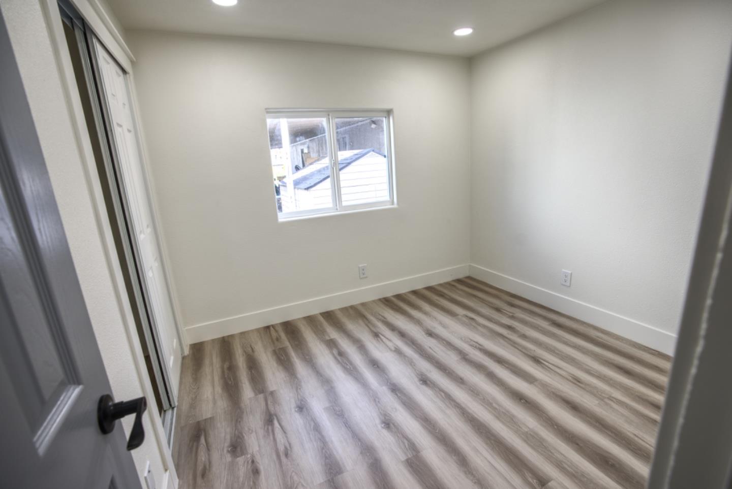 Detail Gallery Image 8 of 11 For 440 Moffett Blvd #61,  Mountain View,  CA 94043 - 2 Beds | 2 Baths