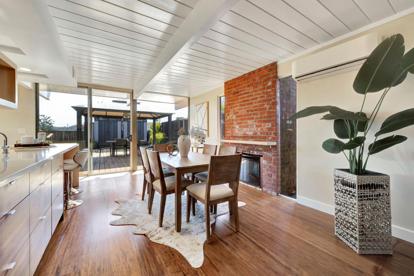 Detail Gallery Image 25 of 74 For 1984 Ticonderoga Dr, San Mateo,  CA 94402 - 4 Beds | 2 Baths