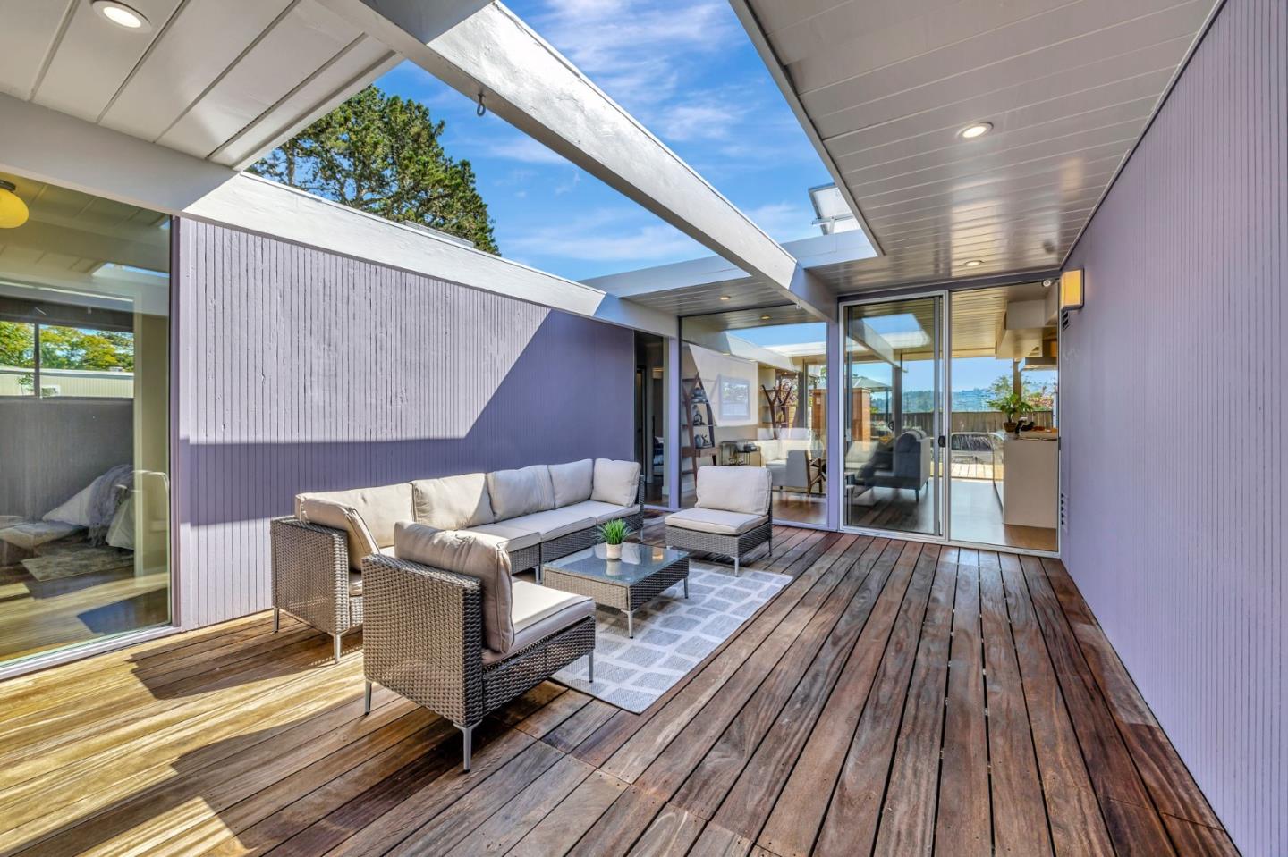 Detail Gallery Image 6 of 74 For 1984 Ticonderoga Dr, San Mateo,  CA 94402 - 4 Beds | 2 Baths