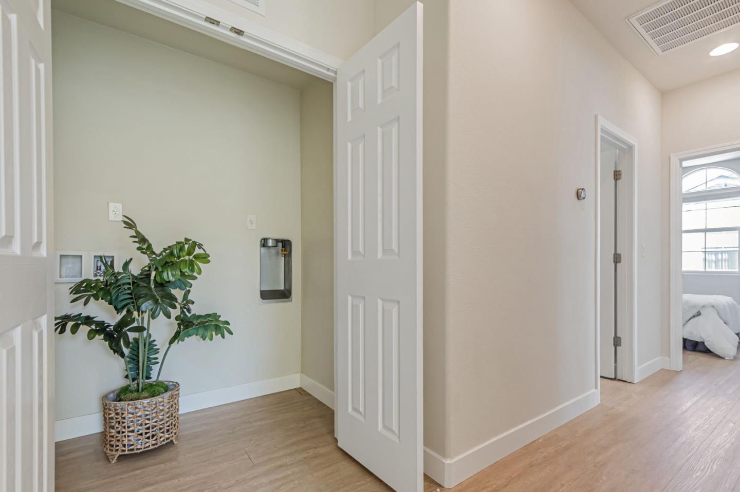 Detail Gallery Image 23 of 33 For 1116 Genco Ter, San Jose,  CA 95133 - 2 Beds | 2/1 Baths