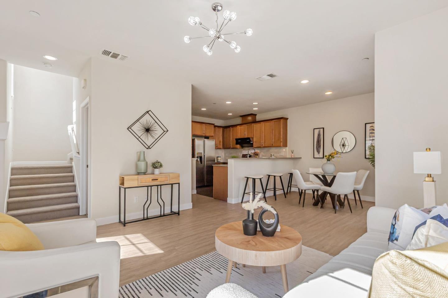 Detail Gallery Image 6 of 33 For 1116 Genco Ter, San Jose,  CA 95133 - 2 Beds | 2/1 Baths