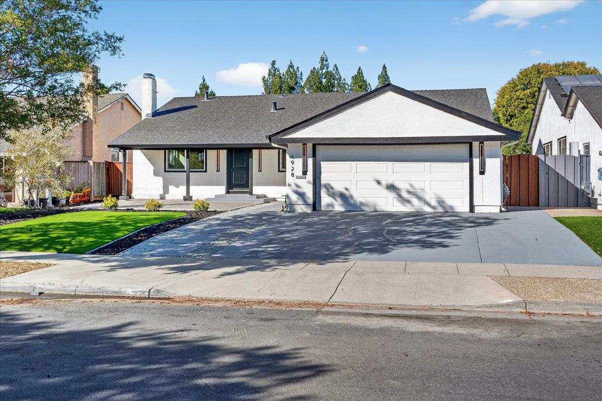 Detail Gallery Image 3 of 60 For 6928 Burning Tree Ct, San Jose,  CA 95119 - 4 Beds | 2 Baths