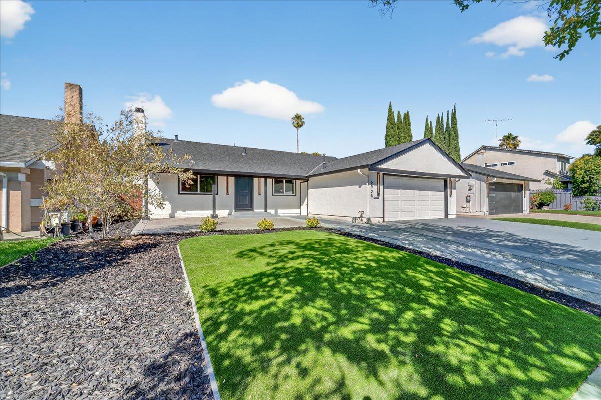 Detail Gallery Image 4 of 60 For 6928 Burning Tree Ct, San Jose,  CA 95119 - 4 Beds | 2 Baths