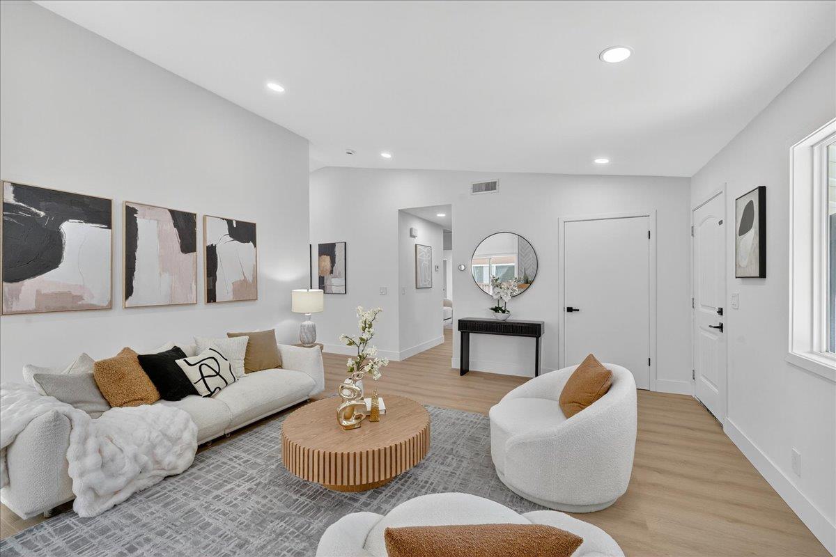 Detail Gallery Image 7 of 60 For 6928 Burning Tree Ct, San Jose,  CA 95119 - 4 Beds | 2 Baths
