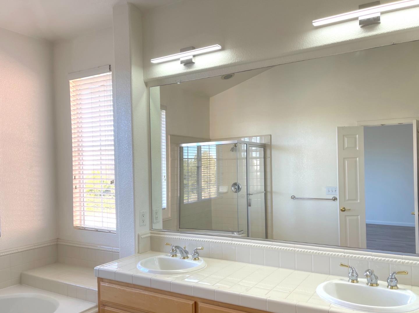 Detail Gallery Image 20 of 28 For 1065 Rockport Ave, Redwood City,  CA 94065 - 5 Beds | 3 Baths