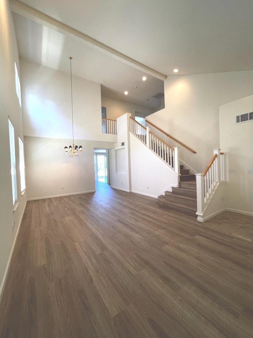 Detail Gallery Image 3 of 28 For 1065 Rockport Ave, Redwood City,  CA 94065 - 5 Beds | 3 Baths