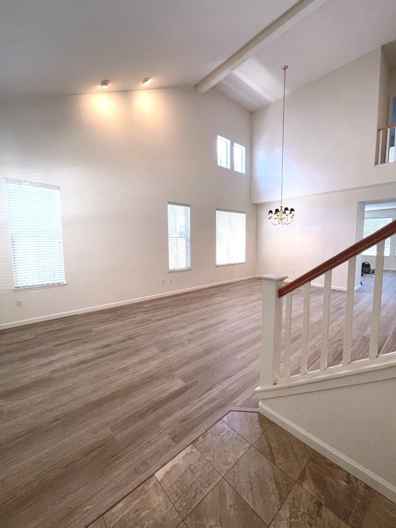 Detail Gallery Image 4 of 28 For 1065 Rockport Ave, Redwood City,  CA 94065 - 5 Beds | 3 Baths