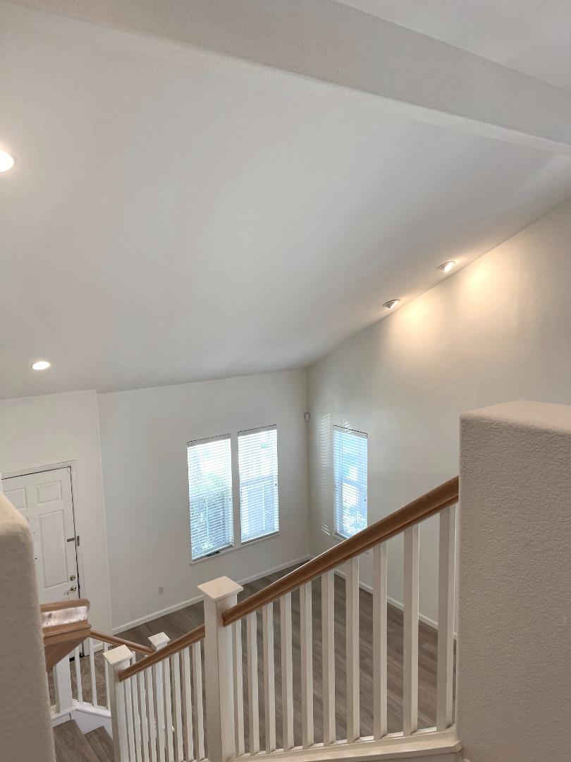 Detail Gallery Image 5 of 28 For 1065 Rockport Ave, Redwood City,  CA 94065 - 5 Beds | 3 Baths