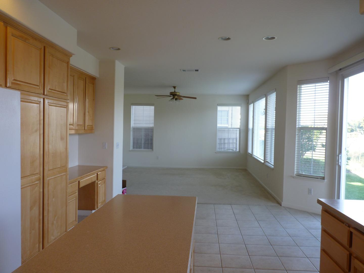 Detail Gallery Image 8 of 28 For 1065 Rockport Ave, Redwood City,  CA 94065 - 5 Beds | 3 Baths