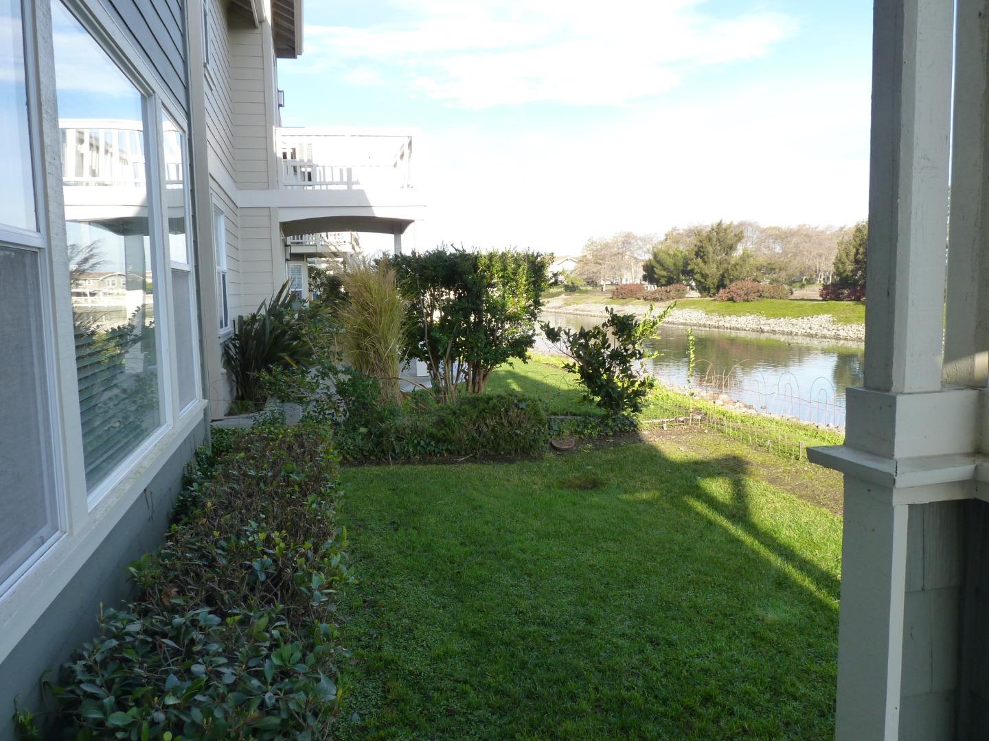 Detail Gallery Image 9 of 28 For 1065 Rockport Ave, Redwood City,  CA 94065 - 5 Beds | 3 Baths