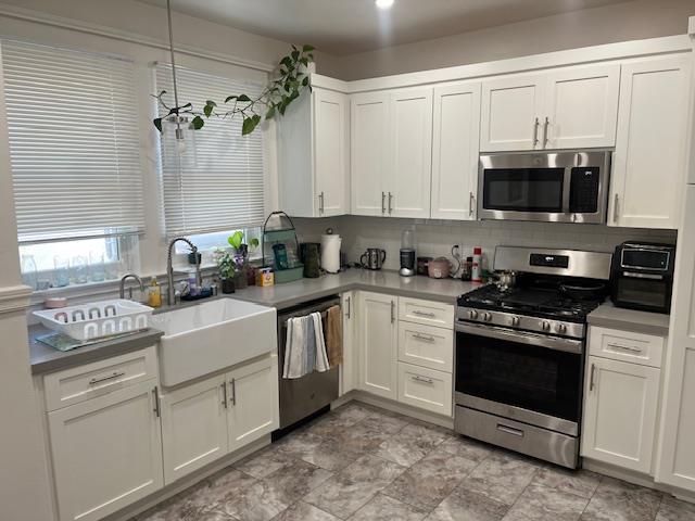 Detail Gallery Image 3 of 9 For 1822 Hearst Ave #B,  Berkeley,  CA 94703 - 1 Beds | 1 Baths