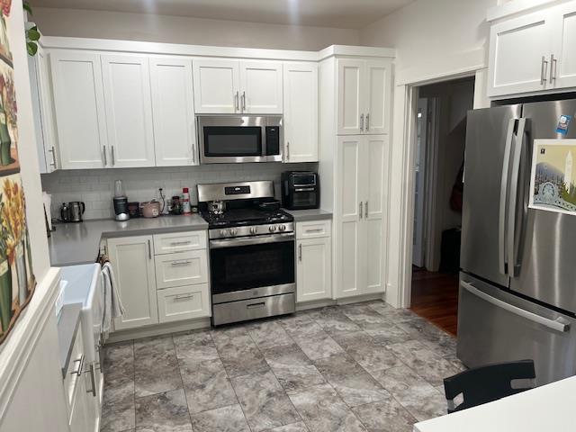 Detail Gallery Image 4 of 9 For 1822 Hearst Ave #B,  Berkeley,  CA 94703 - 1 Beds | 1 Baths