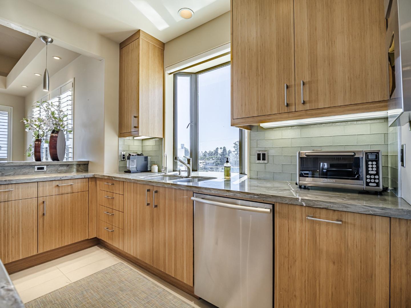 Detail Gallery Image 29 of 48 For 515 2nd St 2a,  Santa Cruz,  CA 95060 - 2 Beds | 2 Baths