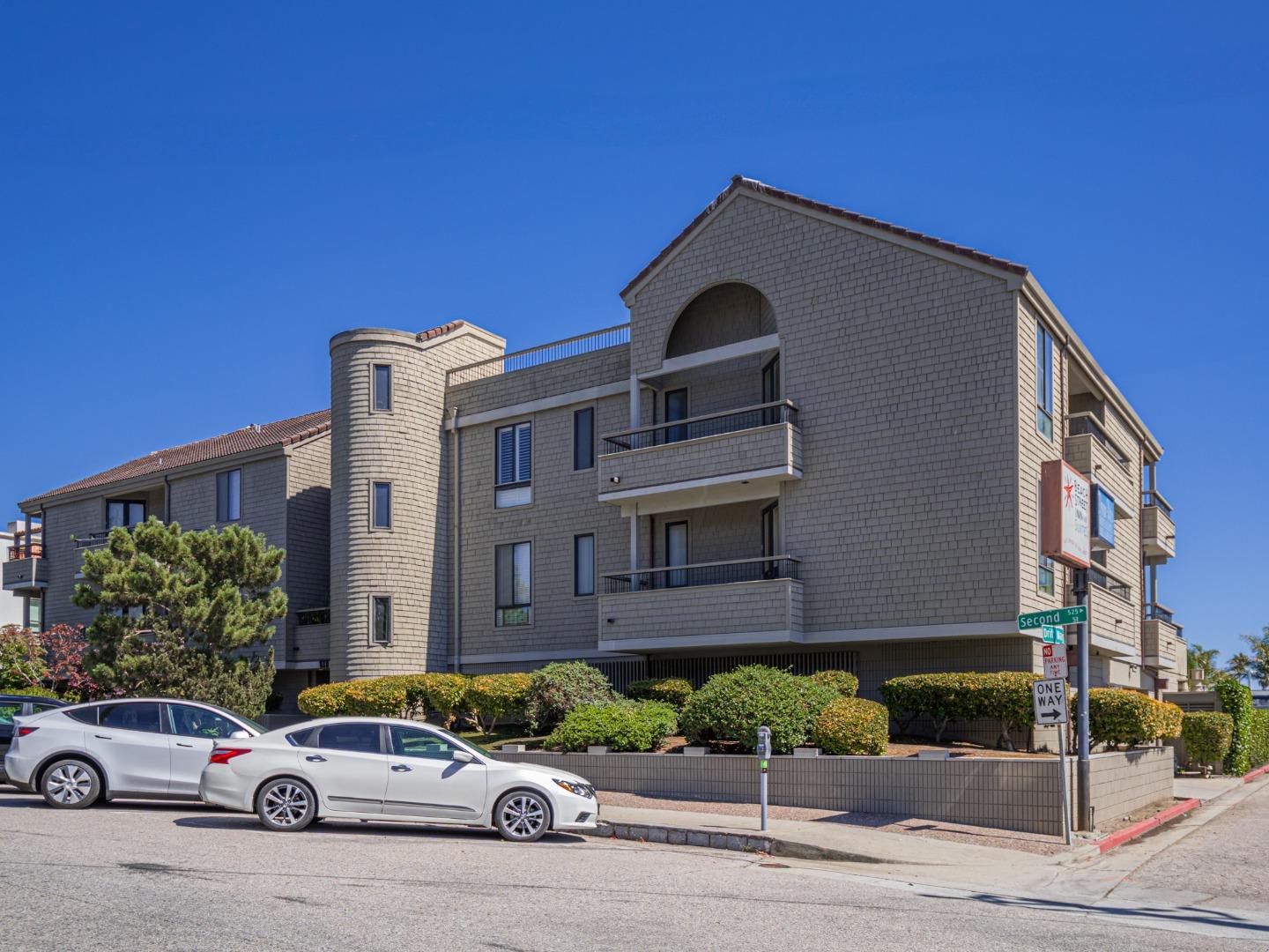 Detail Gallery Image 4 of 48 For 515 2nd St 2a,  Santa Cruz,  CA 95060 - 2 Beds | 2 Baths