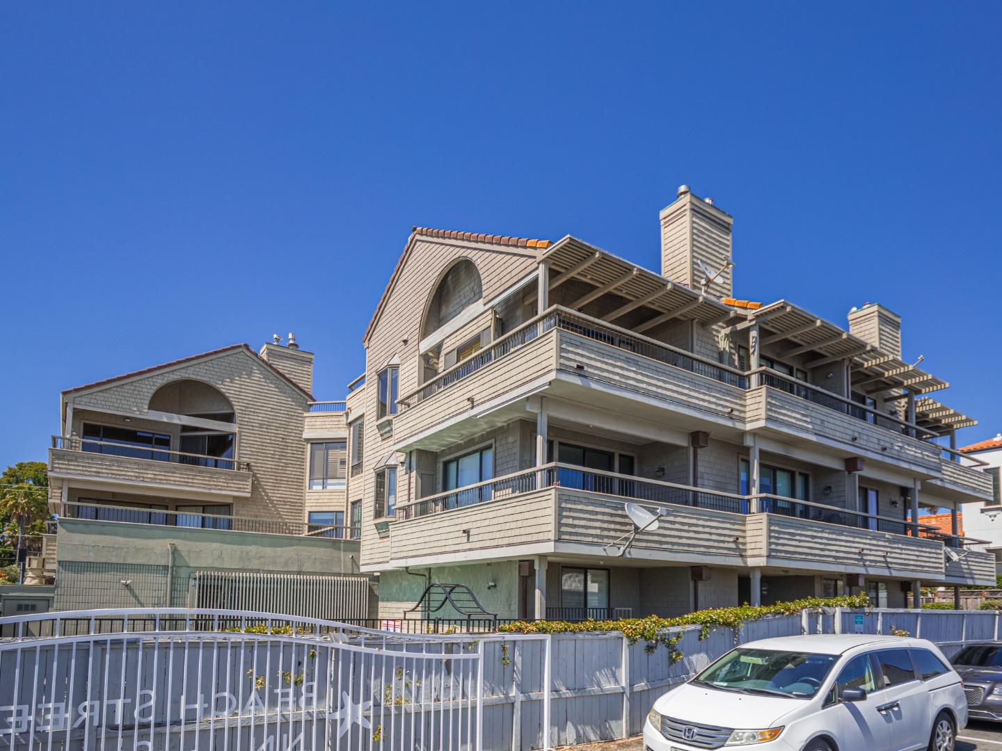 Detail Gallery Image 5 of 48 For 515 2nd St 2a,  Santa Cruz,  CA 95060 - 2 Beds | 2 Baths