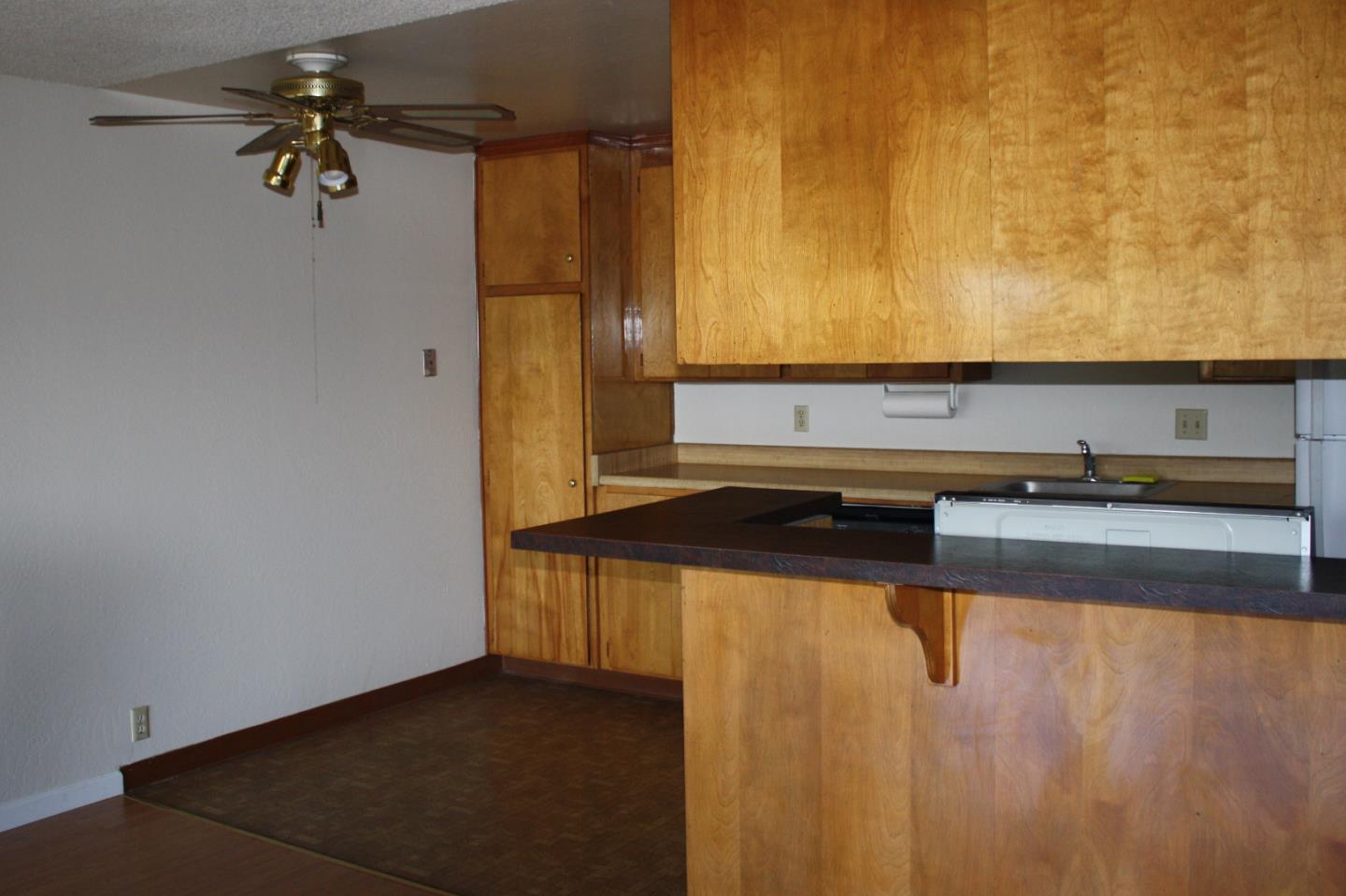 Detail Gallery Image 2 of 5 For 1458 Hudson St #311,  Redwood City,  CA 94061 - 1 Beds | 1 Baths