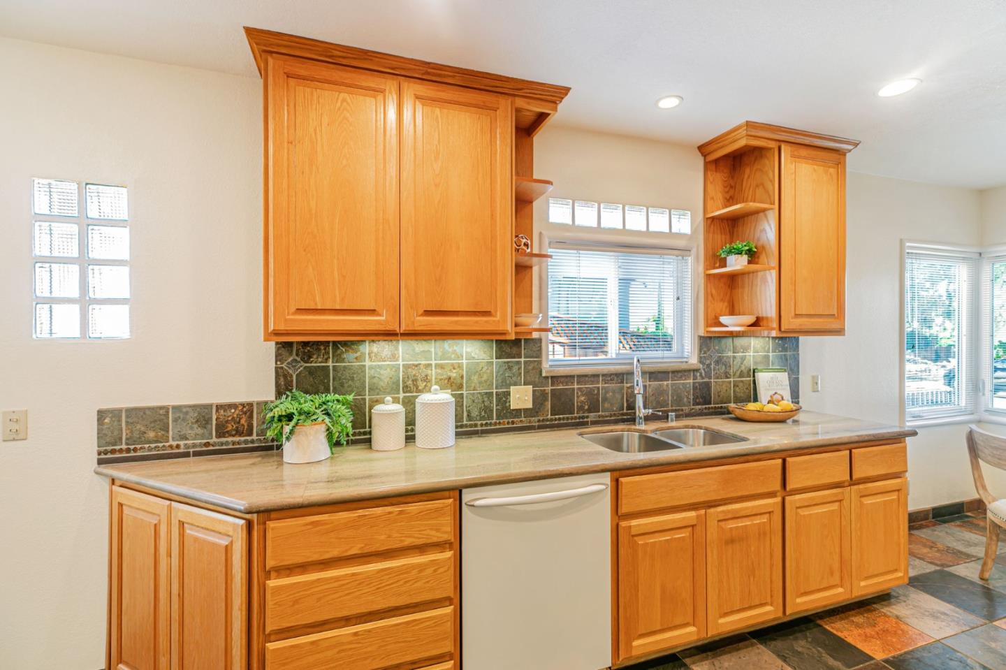 Detail Gallery Image 11 of 41 For 86 S Cragmont Ave, San Jose,  CA 95127 - 3 Beds | 2 Baths