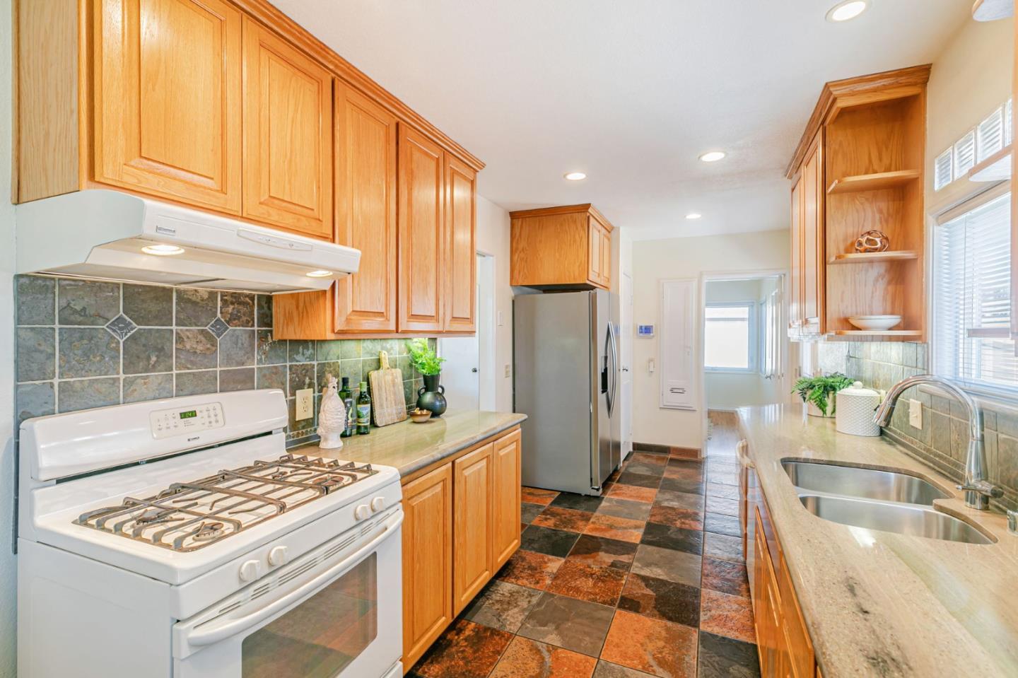 Detail Gallery Image 15 of 41 For 86 S Cragmont Ave, San Jose,  CA 95127 - 3 Beds | 2 Baths