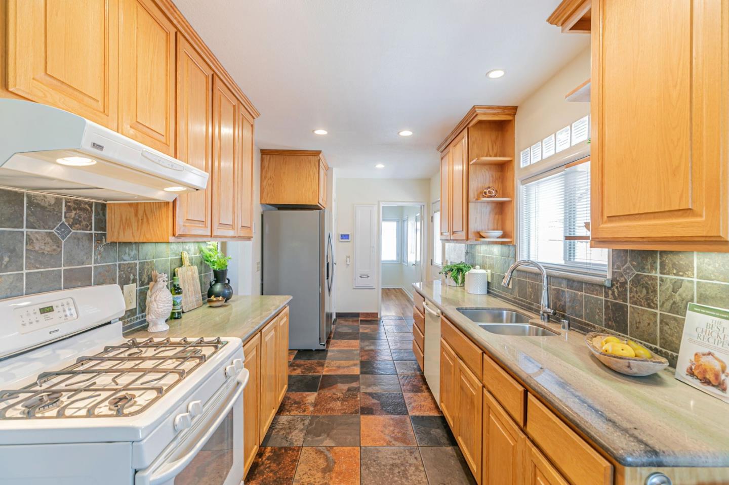 Detail Gallery Image 16 of 41 For 86 S Cragmont Ave, San Jose,  CA 95127 - 3 Beds | 2 Baths