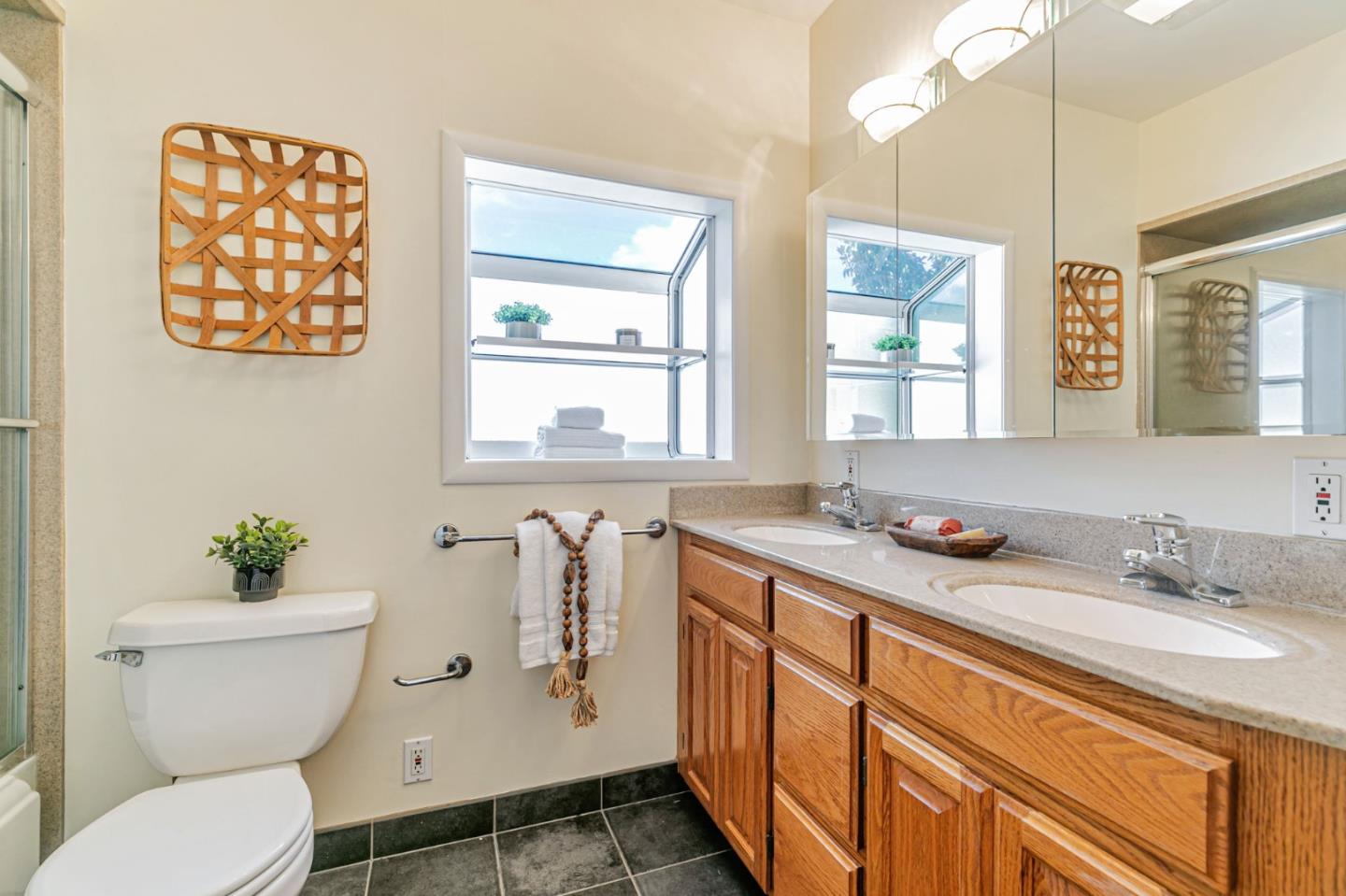Detail Gallery Image 26 of 41 For 86 S Cragmont Ave, San Jose,  CA 95127 - 3 Beds | 2 Baths