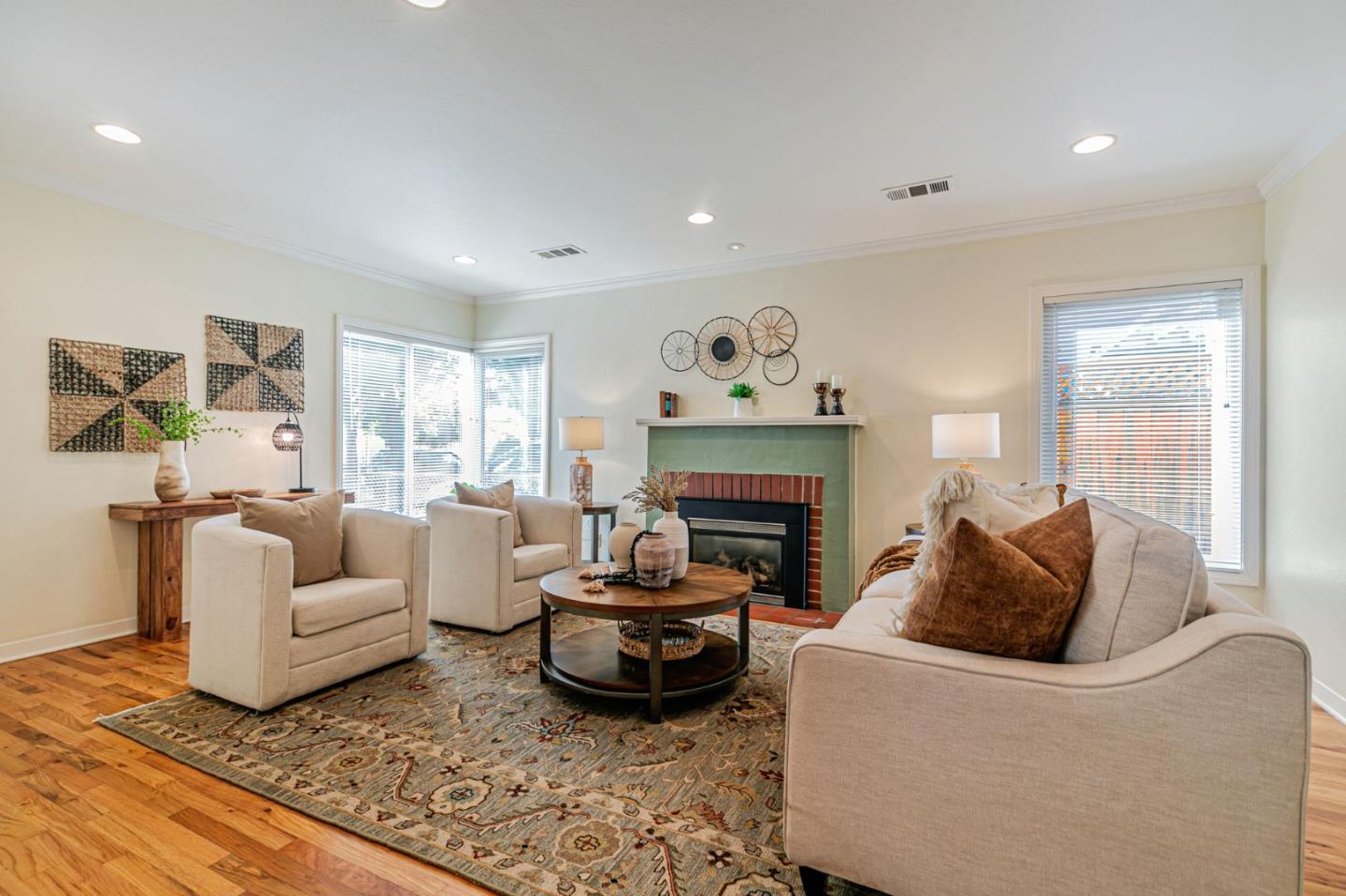Detail Gallery Image 5 of 41 For 86 S Cragmont Ave, San Jose,  CA 95127 - 3 Beds | 2 Baths