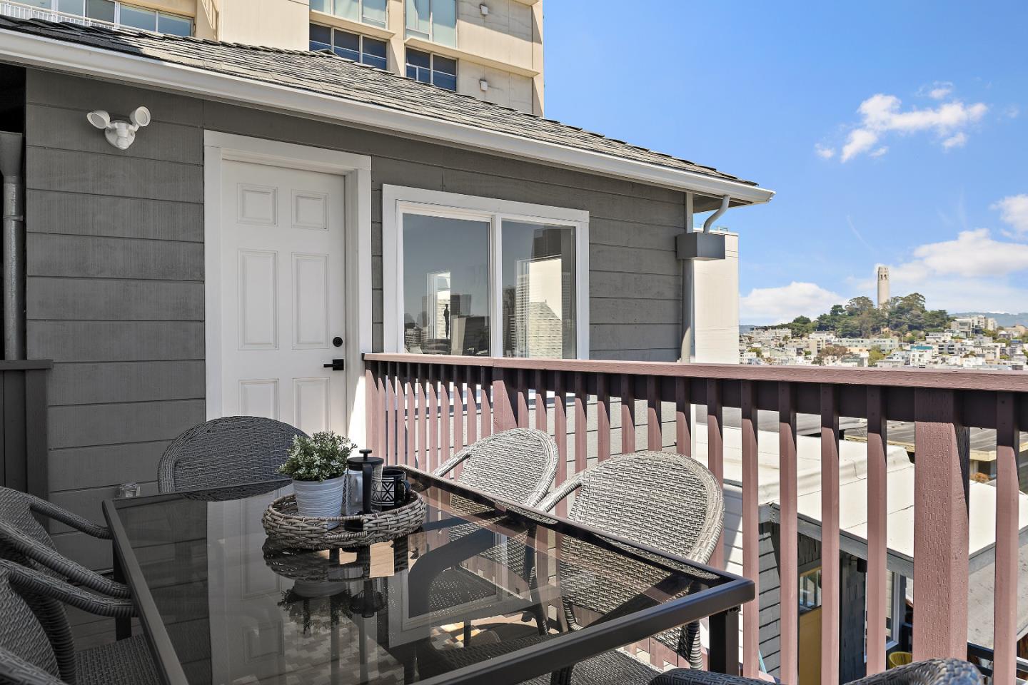 Detail Gallery Image 14 of 31 For 950-954 Vallejo St, San Francisco,  CA 94133 - – Beds | – Baths