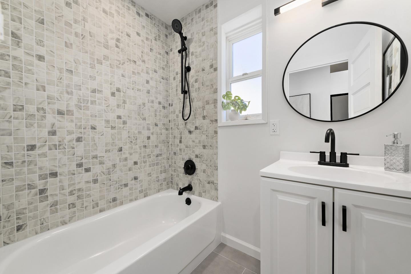Detail Gallery Image 9 of 31 For 950-954 Vallejo St, San Francisco,  CA 94133 - – Beds | – Baths