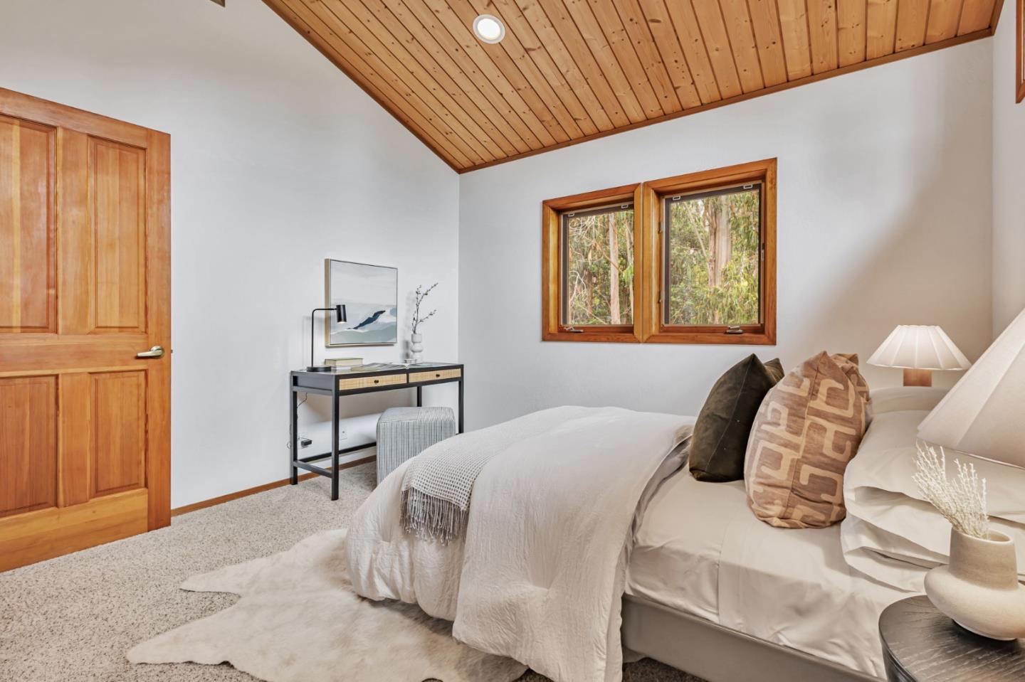 Detail Gallery Image 17 of 30 For 555 Avenue Portola, El Granada,  CA 94018 - 4 Beds | 3 Baths