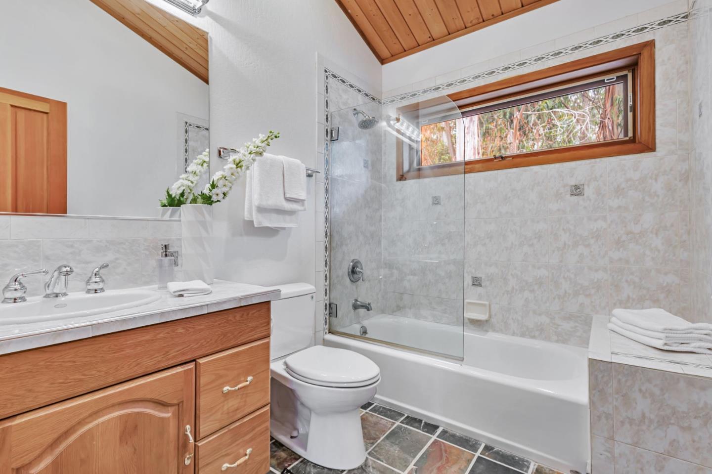 Detail Gallery Image 22 of 30 For 555 Avenue Portola, El Granada,  CA 94018 - 4 Beds | 3 Baths