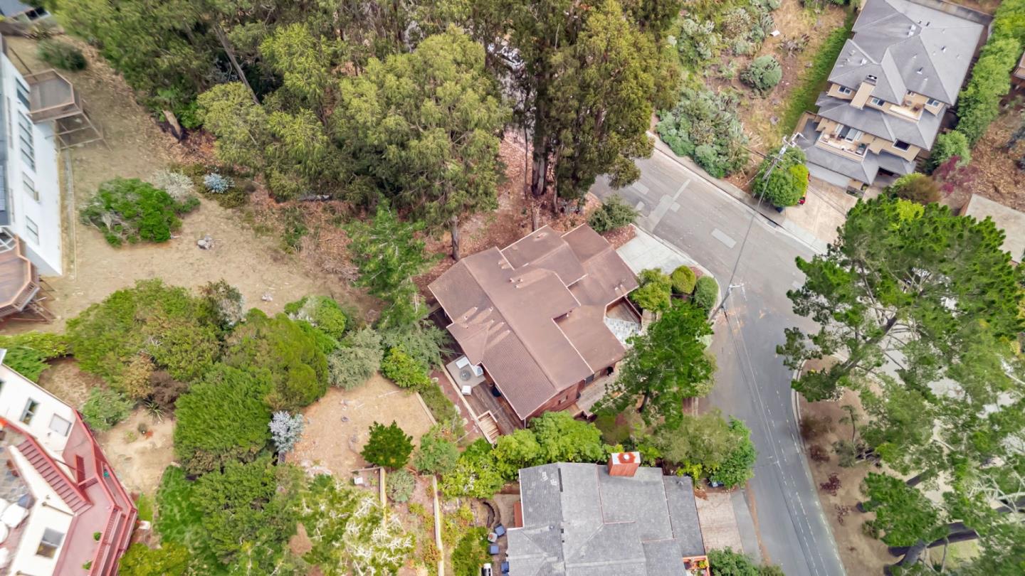 Detail Gallery Image 25 of 30 For 555 Avenue Portola, El Granada,  CA 94018 - 4 Beds | 3 Baths