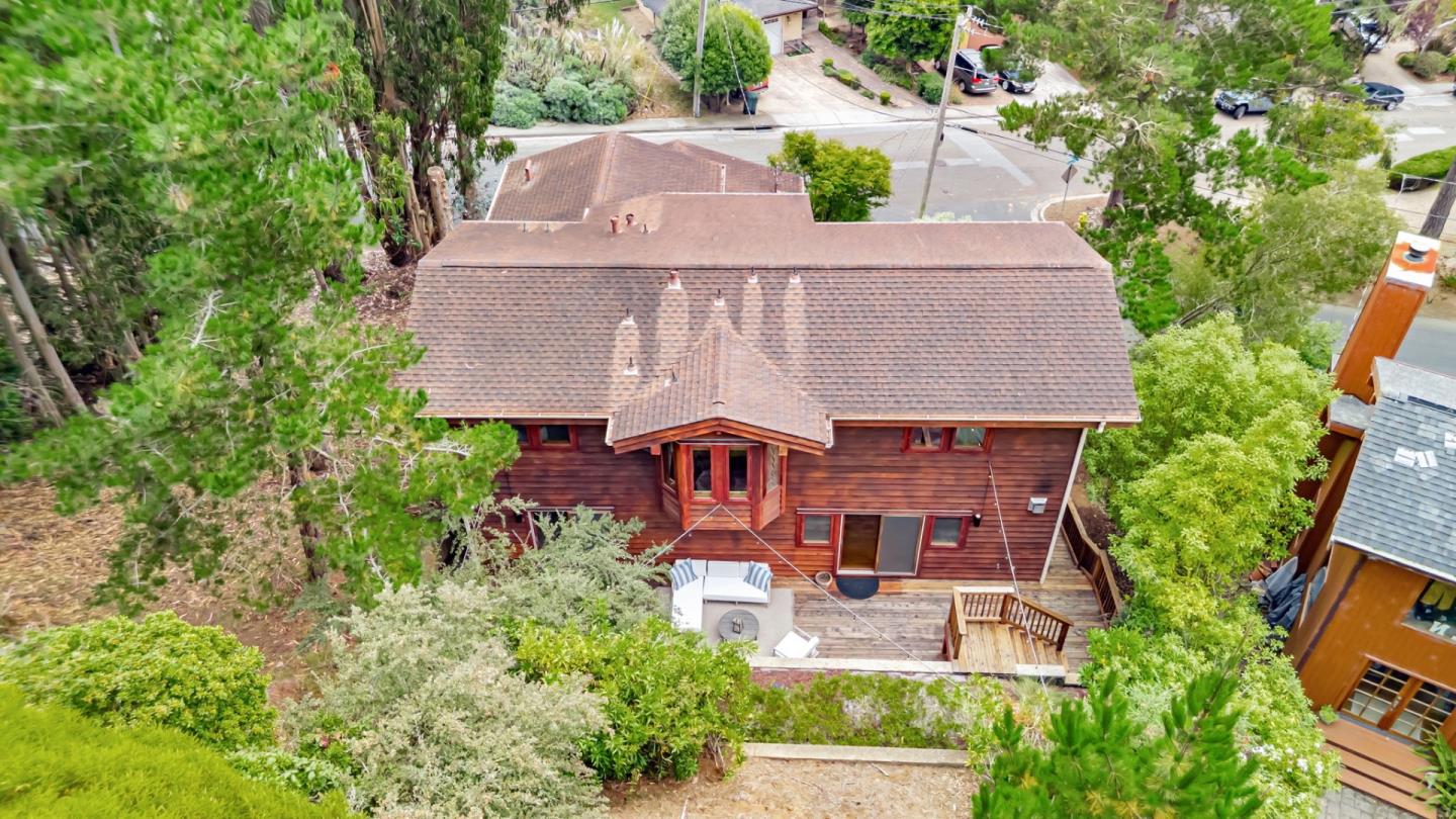 Detail Gallery Image 27 of 30 For 555 Avenue Portola, El Granada,  CA 94018 - 4 Beds | 3 Baths