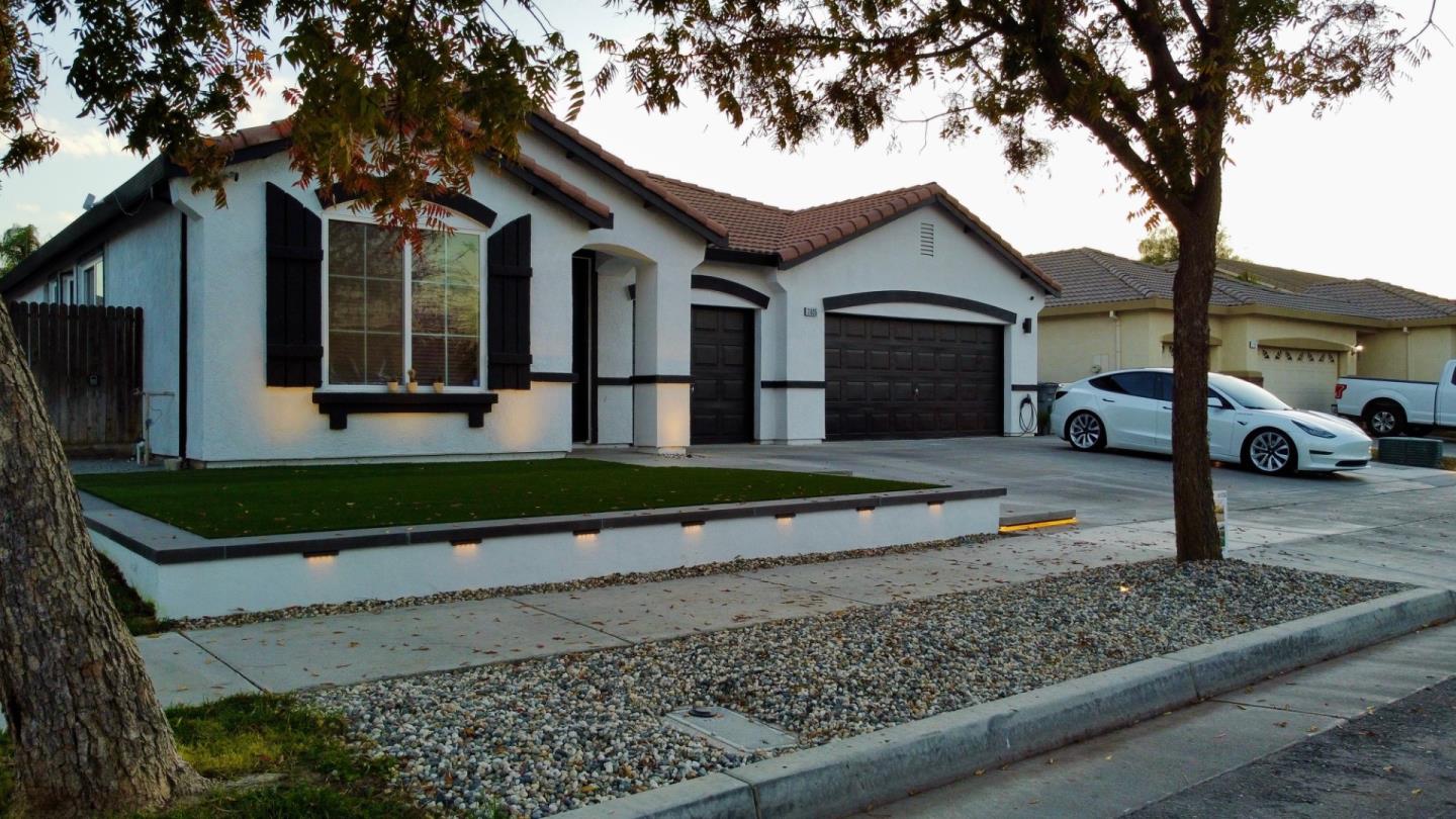 Detail Gallery Image 1 of 3 For 2095 Palermo Dr, Los Banos,  CA 93635 - 4 Beds | 2 Baths