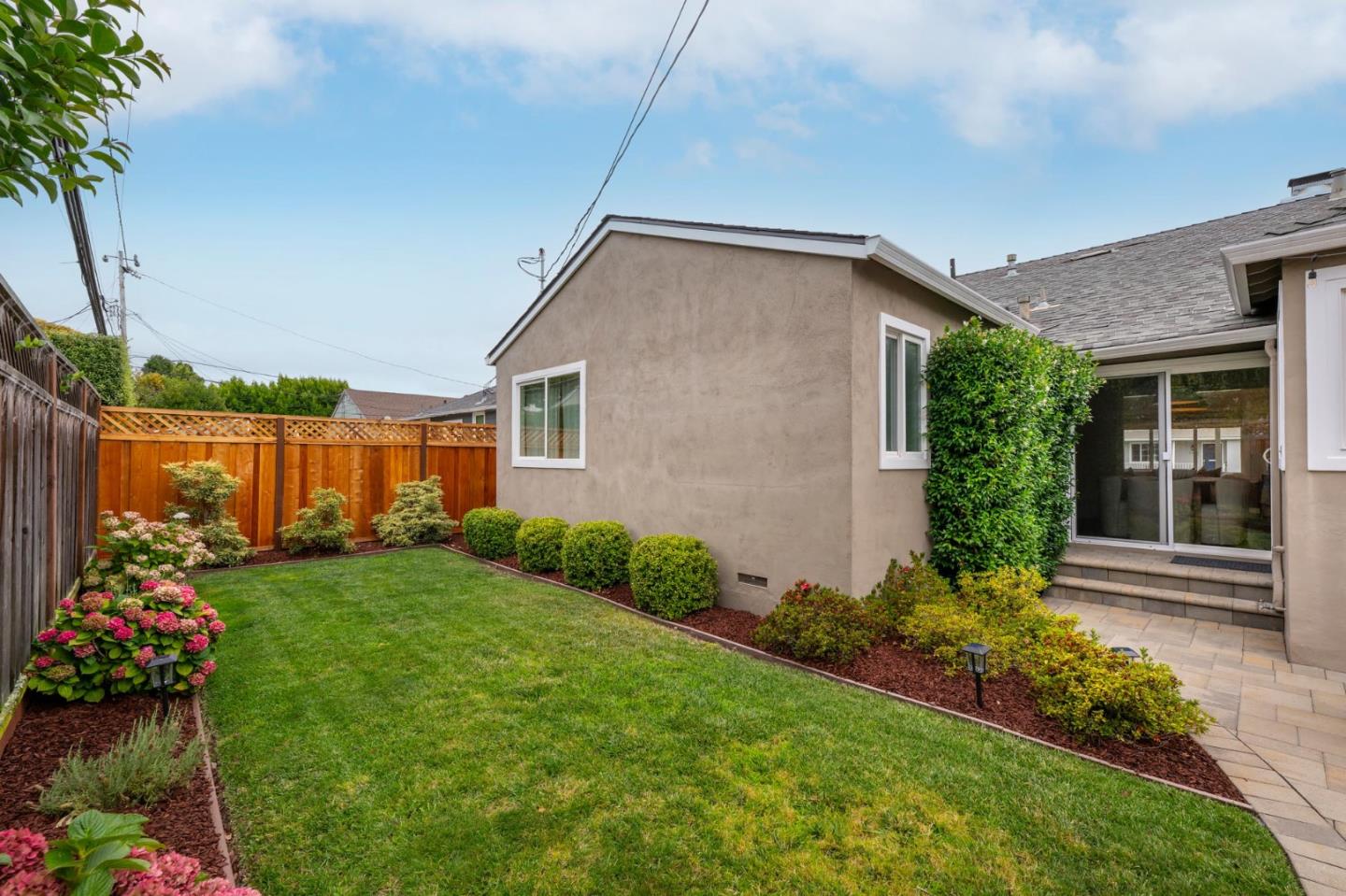 Detail Gallery Image 20 of 28 For 1144 Hawthorne Dr, San Mateo,  CA 94402 - 4 Beds | 2 Baths