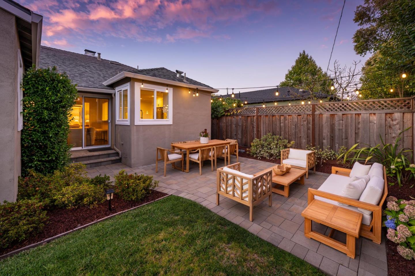 Detail Gallery Image 21 of 28 For 1144 Hawthorne Dr, San Mateo,  CA 94402 - 4 Beds | 2 Baths