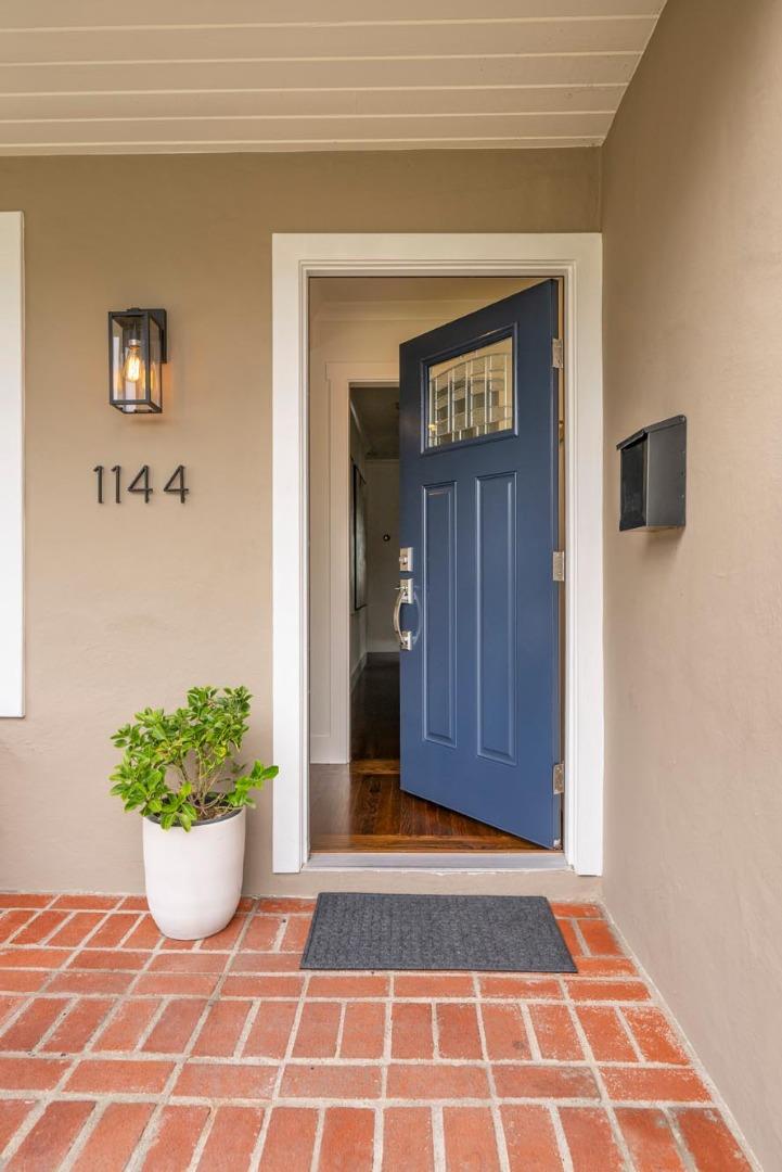 Detail Gallery Image 24 of 28 For 1144 Hawthorne Dr, San Mateo,  CA 94402 - 4 Beds | 2 Baths