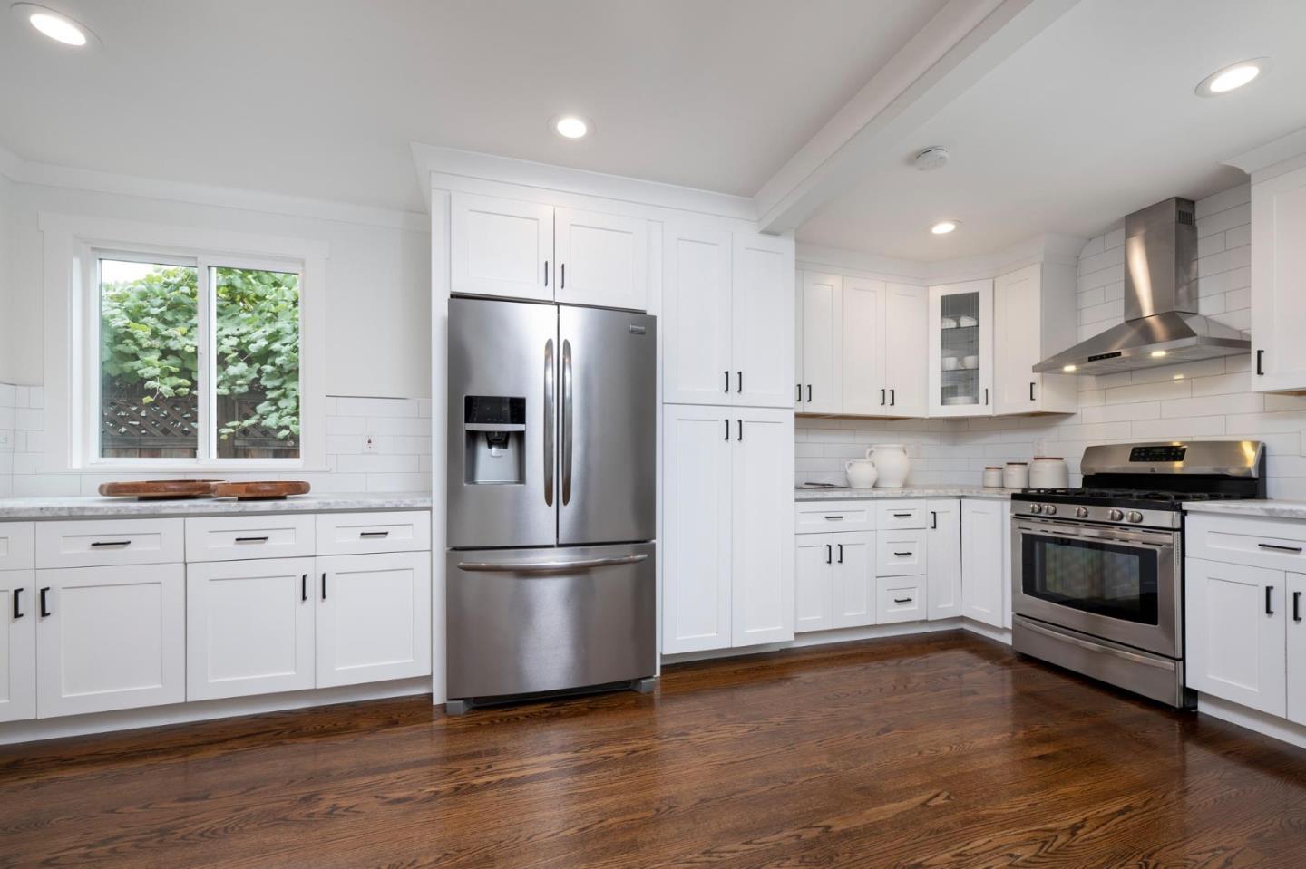 Detail Gallery Image 7 of 28 For 1144 Hawthorne Dr, San Mateo,  CA 94402 - 4 Beds | 2 Baths