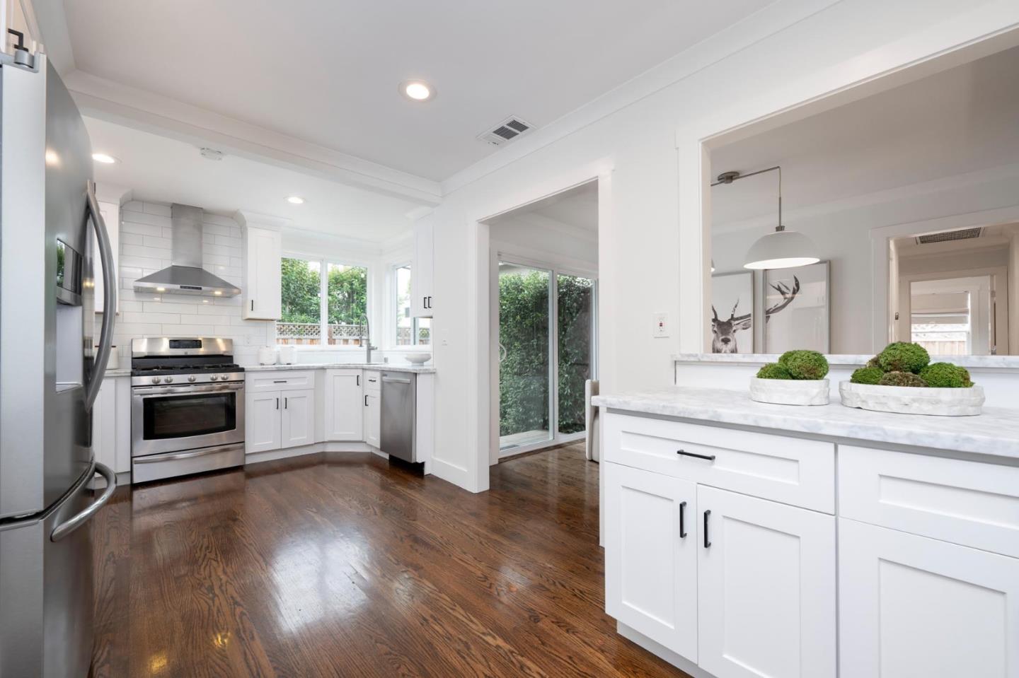 Detail Gallery Image 8 of 28 For 1144 Hawthorne Dr, San Mateo,  CA 94402 - 4 Beds | 2 Baths