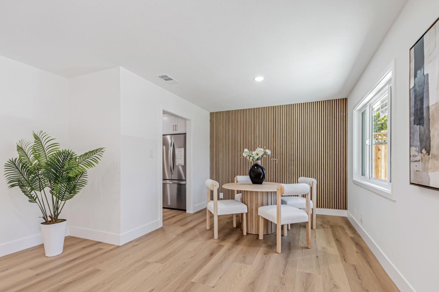 Detail Gallery Image 13 of 29 For 1349 Happy Valley Ave, San Jose,  CA 95129 - 3 Beds | 2/1 Baths
