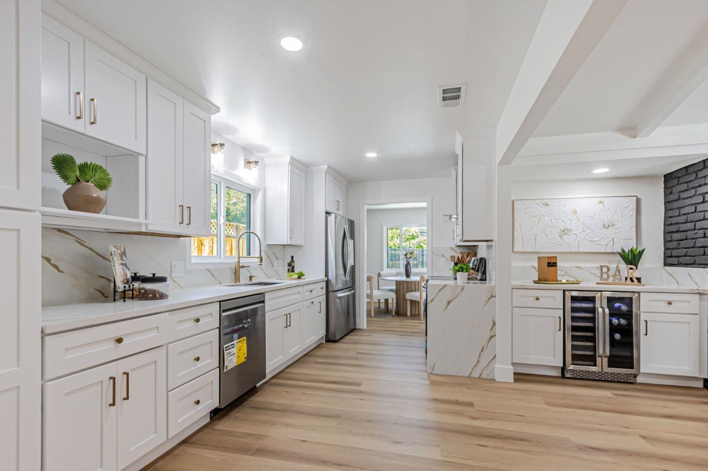 Detail Gallery Image 6 of 29 For 1349 Happy Valley Ave, San Jose,  CA 95129 - 3 Beds | 2/1 Baths