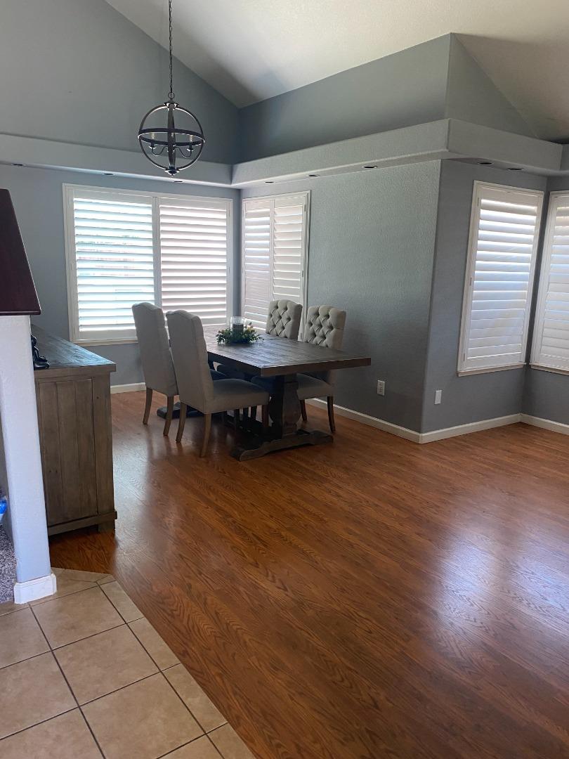 Detail Gallery Image 5 of 15 For 1210 Snow Ridge Ct, Modesto,  CA 95351 - 4 Beds | 2/1 Baths