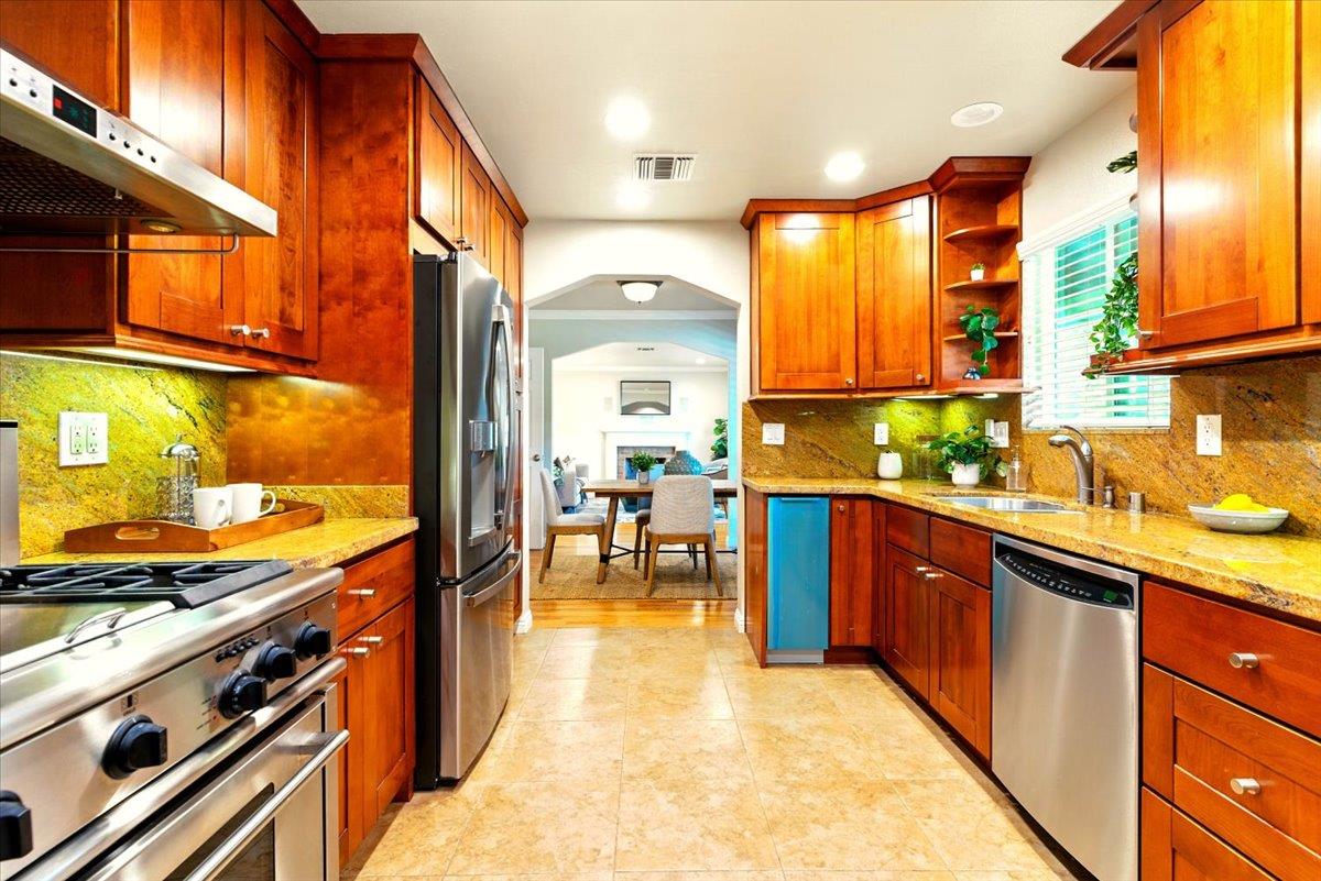 Detail Gallery Image 13 of 24 For 743 N Redwood Ave, San Jose,  CA 95128 - 3 Beds | 1 Baths