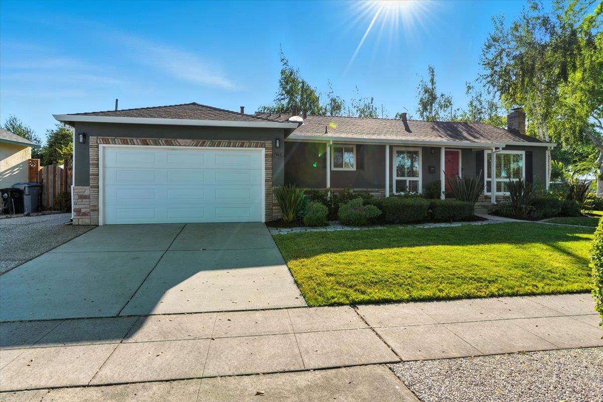 Detail Gallery Image 2 of 24 For 743 N Redwood Ave, San Jose,  CA 95128 - 3 Beds | 1 Baths
