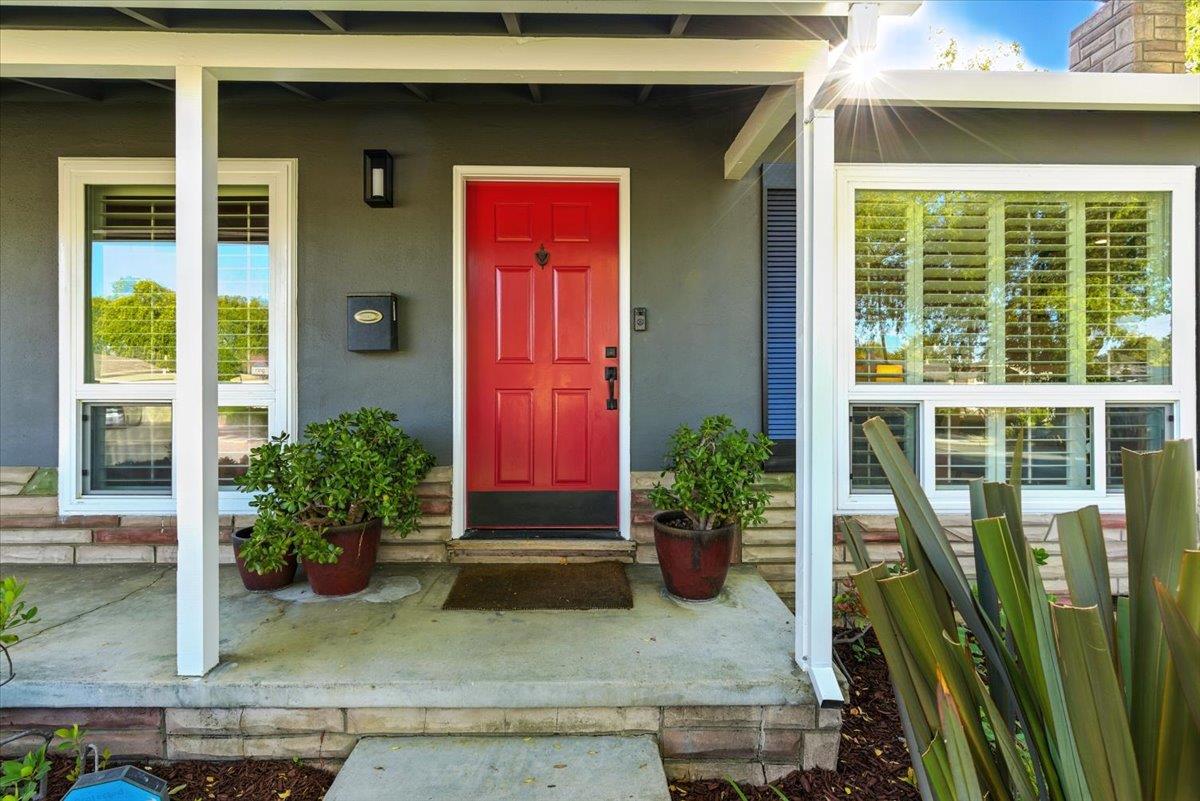 Detail Gallery Image 5 of 24 For 743 N Redwood Ave, San Jose,  CA 95128 - 3 Beds | 1 Baths