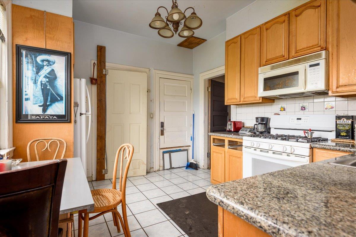 Detail Gallery Image 6 of 27 For 108 Cortland Ave, San Francisco,  CA 94110 - 2 Beds | 1 Baths