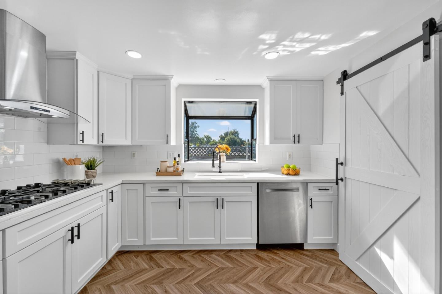 Detail Gallery Image 14 of 43 For 5602 Meridian Ave, San Jose,  CA 95118 - 3 Beds | 2 Baths
