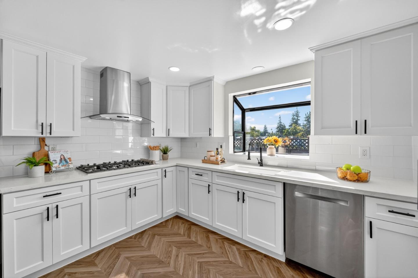 Detail Gallery Image 15 of 43 For 5602 Meridian Ave, San Jose,  CA 95118 - 3 Beds | 2 Baths