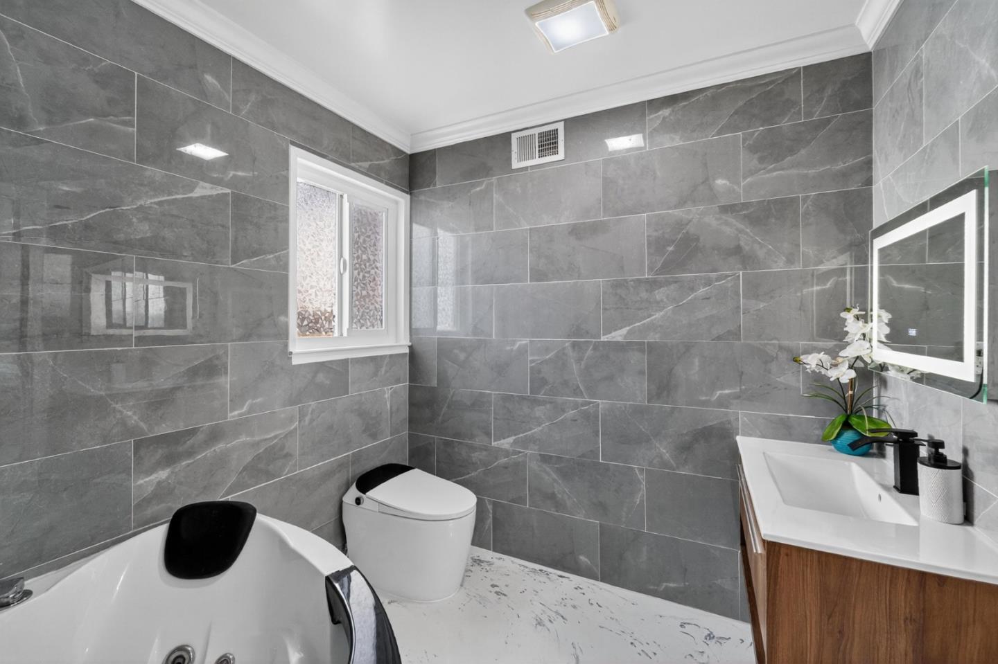 Detail Gallery Image 27 of 43 For 5602 Meridian Ave, San Jose,  CA 95118 - 3 Beds | 2 Baths