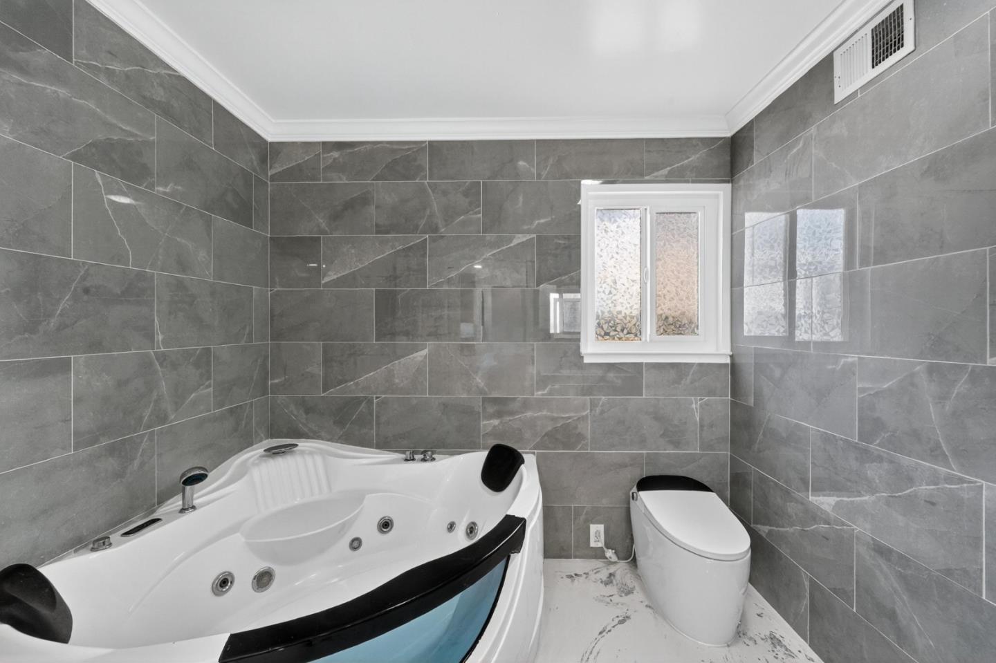 Detail Gallery Image 28 of 43 For 5602 Meridian Ave, San Jose,  CA 95118 - 3 Beds | 2 Baths