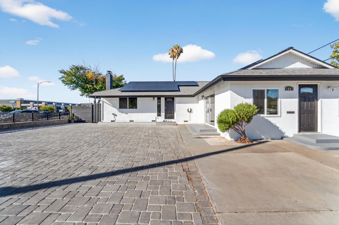 Detail Gallery Image 3 of 43 For 5602 Meridian Ave, San Jose,  CA 95118 - 3 Beds | 2 Baths